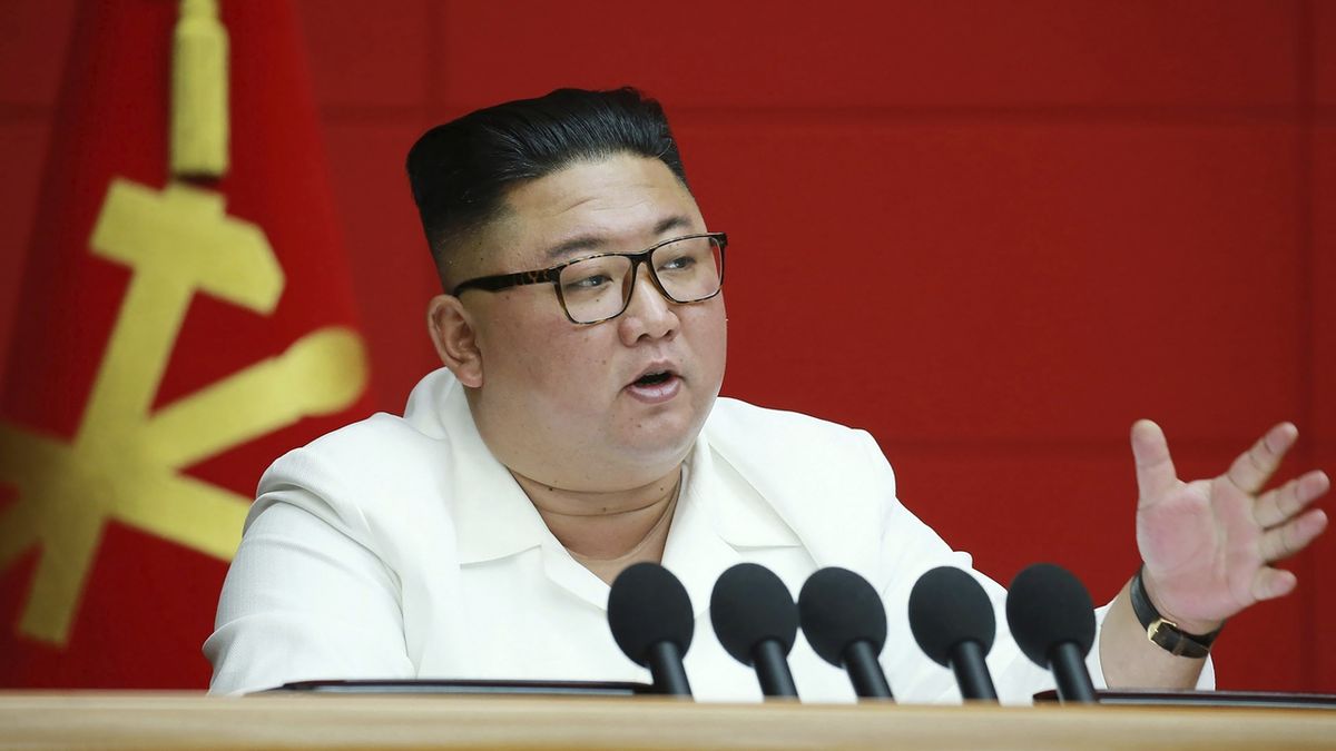 Na jaderné hrozby odpovím jaderným útokem, prohlásil Kim